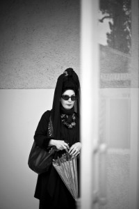 Diane Pernet, portrait, noir & blanc, hyeres, villa noailles